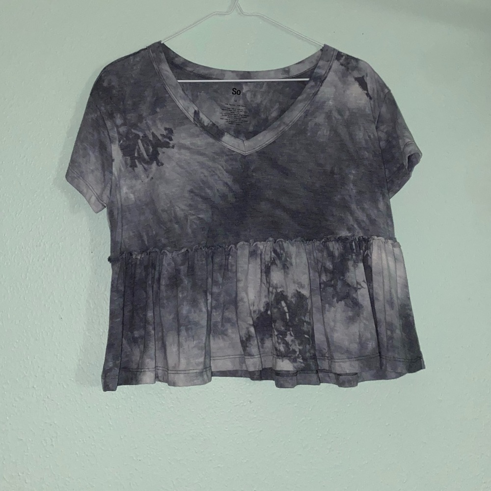 SO V-Neck Flowy Crop Top